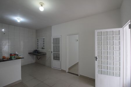 Sala de casa para alugar com 2 quartos, 60m² em Santa Terezinha, Belo Horizonte