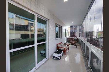 Apartamento à venda com 110m², 3 quartos e 4 vagas Apartamento à venda com 110m², 3 quartos e 4 vagasVaranda