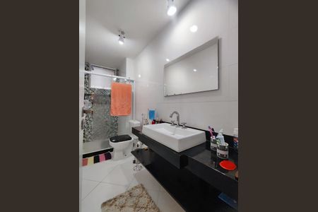 Apartamento à venda com 110m², 3 quartos e 4 vagas Apartamento à venda com 110m², 3 quartos e 4 vagasBanheiro da Suíte