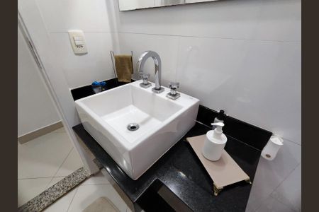 Apartamento à venda com 110m², 3 quartos e 4 vagas Apartamento à venda com 110m², 3 quartos e 4 vagasBanheiro Social