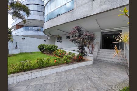 Apartamento à venda com 110m², 3 quartos e 4 vagas Apartamento à venda com 110m², 3 quartos e 4 vagasPlaquinha