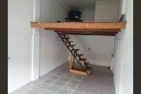 Casa à venda com 4 quartos, 240m² em Vila Sao Paulo, São Paulo