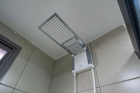 Banheiro de kitnet/studio para alugar com 1 quarto, 25m² em Vila Madalena, São Paulo