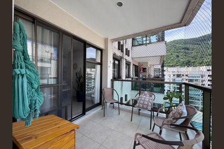 Apartamento para alugar com 144m², 3 quartos e 2 vagasVaranda