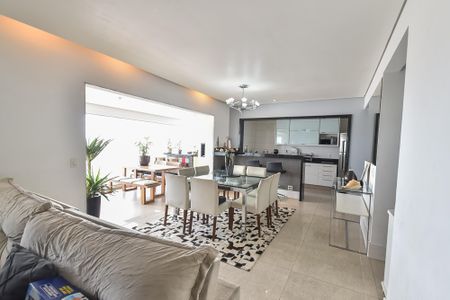 Apartamento à venda com 128m², 3 quartos e 2 vagas Apartamento à venda com 128m², 3 quartos e 2 vagasSala