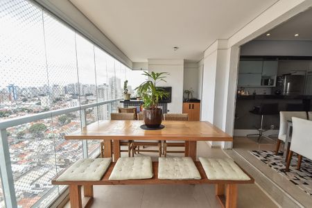 Apartamento à venda com 128m², 3 quartos e 2 vagas Apartamento à venda com 128m², 3 quartos e 2 vagasVaranda