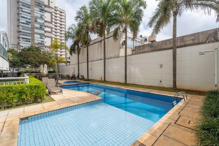 Apartamento à venda com 128m², 3 quartos e 2 vagas Apartamento à venda com 128m², 3 quartos e 2 vagasÁrea comum - Piscina