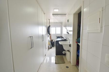 Apartamento à venda com 128m², 3 quartos e 2 vagas Apartamento à venda com 128m², 3 quartos e 2 vagasÁrea de serviço