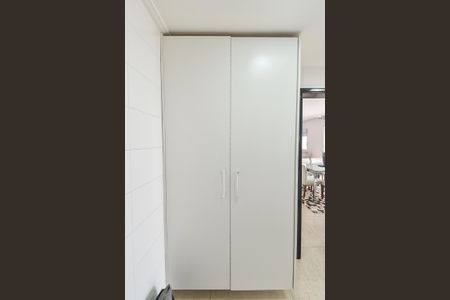 Apartamento à venda com 128m², 3 quartos e 2 vagas Apartamento à venda com 128m², 3 quartos e 2 vagasÁrea de serviço