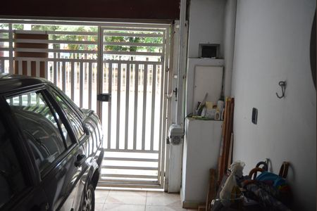 Garagem de casa à venda com 2 quartos, 105m² em Parque Oratório, Santo André
