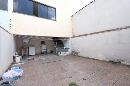Casa à venda com 207m², 3 quartos e 5 vagasQuintal