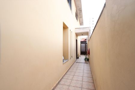 Casa à venda com 207m², 3 quartos e 5 vagasCorredor Lateral