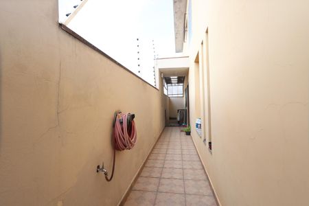 Casa à venda com 207m², 3 quartos e 5 vagasCorredor Lateral