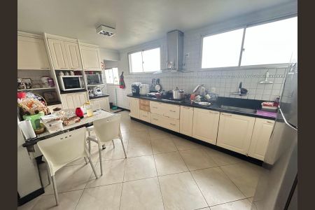 Casa para alugar com 360m², 5 quartos e 3 vagasCozinha