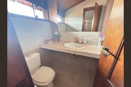 Casa para alugar com 360m², 5 quartos e 3 vagasBanheiro