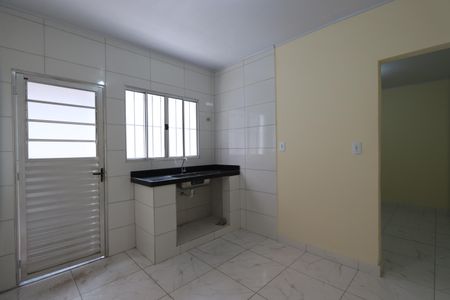 Cozinha de casa para alugar com 1 quarto, 55m² em Cidade São Mateus, São Paulo
