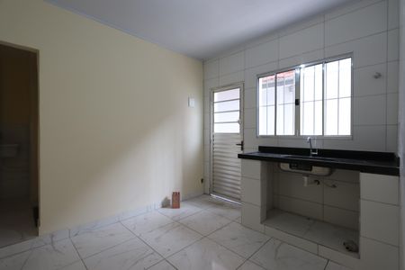 Cozinha de casa para alugar com 1 quarto, 55m² em Cidade São Mateus, São Paulo