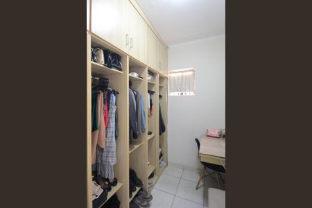 Casa à venda com 525m², 6 quartos e 5 vagasCasa 2 | Closet da Suite 1