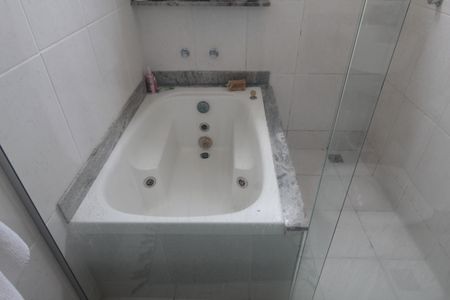 Casa à venda com 525m², 6 quartos e 5 vagasCasa 2 | Banheiro da Suite 1