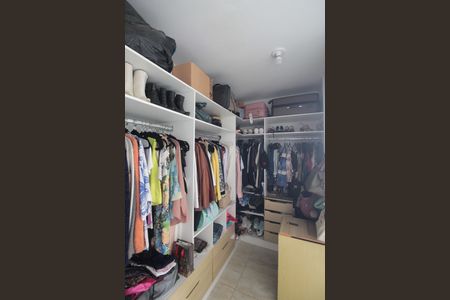 Casa à venda com 525m², 6 quartos e 5 vagasCasa 1 | Closet da Suite 1