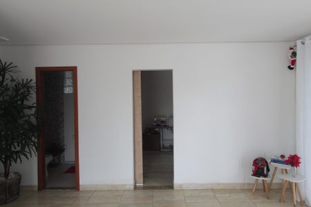 Casa à venda com 525m², 6 quartos e 5 vagasCasa 1 | Sala