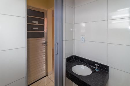 Banheiro de casa de condomínio para alugar com 1 quarto, 50m² em Cidade São Mateus, São Paulo