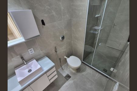 Apartamento para alugar com 55m², 2 quartos e 1 vagaBanheiro 