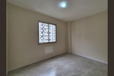 Quarto  de apartamento para alugar com 2 quartos, 55m² em Barra da Tijuca, Rio de Janeiro