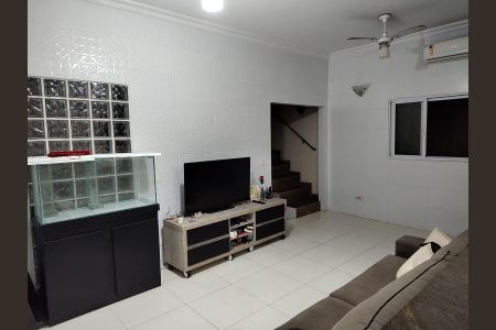 Sala de casa para alugar com 3 quartos, 150m² em Vila Áurea (Vicente de Carvalho), Guarujá