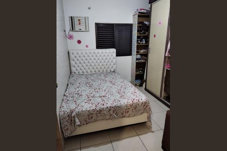 Quarto de casa para alugar com 3 quartos, 150m² em Vila Áurea (Vicente de Carvalho), Guarujá