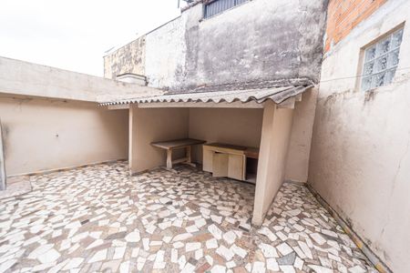 Casa à venda com 168m², 2 quartos e 1 vagaÁrea de Serviço/Quintal