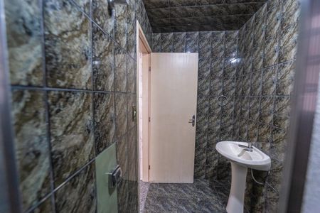 Casa à venda com 168m², 2 quartos e 1 vagaBanheiro