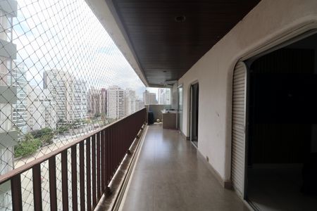 Apartamento para alugar com 200m², 3 quartos e 1 vaga Apartamento para alugar com 200m², 3 quartos e 1 vagaVaranda