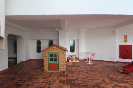 Apartamento para alugar com 200m², 3 quartos e 1 vaga Apartamento para alugar com 200m², 3 quartos e 1 vagaÁrea comum - Playground