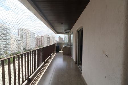 Apartamento para alugar com 200m², 3 quartos e 1 vaga Apartamento para alugar com 200m², 3 quartos e 1 vagaVaranda