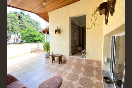 Casa à venda com 120m², 2 quartos e 1 vaga Casa à venda com 120m², 2 quartos e 1 vagaVaranda - Área de Serviço