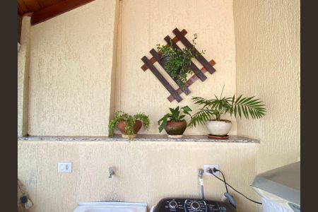 Casa à venda com 120m², 2 quartos e 1 vaga Casa à venda com 120m², 2 quartos e 1 vagaVaranda - Área de Serviço