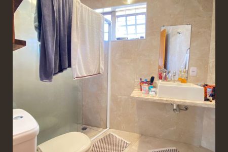 Casa à venda com 120m², 2 quartos e 1 vaga Casa à venda com 120m², 2 quartos e 1 vagaBanheiro