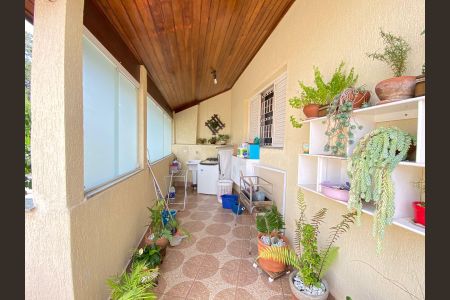 Casa à venda com 120m², 2 quartos e 1 vaga Casa à venda com 120m², 2 quartos e 1 vagaVaranda - Área de Serviço