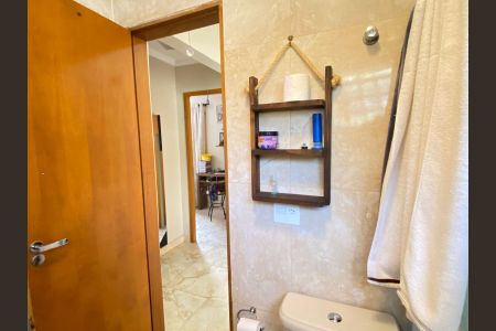 Casa à venda com 120m², 2 quartos e 1 vaga Casa à venda com 120m², 2 quartos e 1 vagaBanheiro