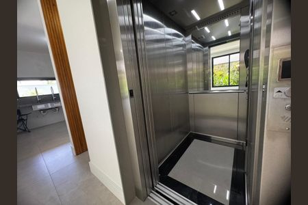 Casa de condomínio à venda com 262m², 5 quartos e 2 vagas