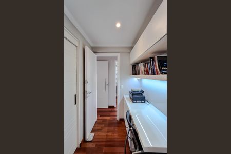 Apartamento à venda com 168m², 3 quartos e 3 vagas Apartamento à venda com 168m², 3 quartos e 3 vagasQuarto 3 - Suíte