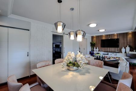 Apartamento à venda com 168m², 3 quartos e 3 vagas Apartamento à venda com 168m², 3 quartos e 3 vagasSala