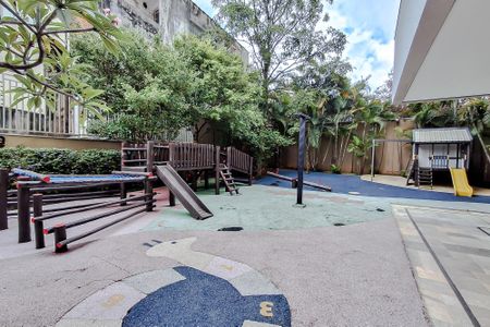 Apartamento à venda com 168m², 3 quartos e 3 vagas Apartamento à venda com 168m², 3 quartos e 3 vagasÁrea comum - Playground