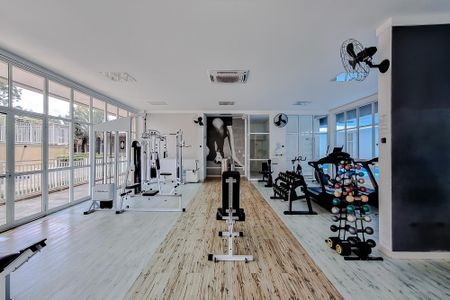 Apartamento à venda com 168m², 3 quartos e 3 vagas Apartamento à venda com 168m², 3 quartos e 3 vagasÁrea comum - Academia