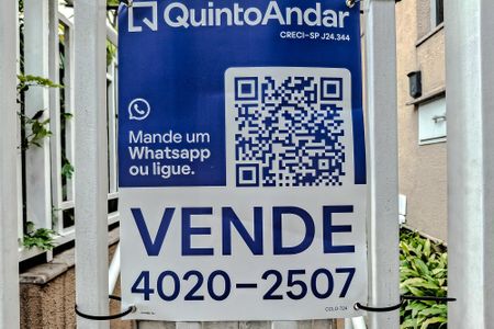 Apartamento à venda com 168m², 3 quartos e 3 vagas Apartamento à venda com 168m², 3 quartos e 3 vagasPlaquinha