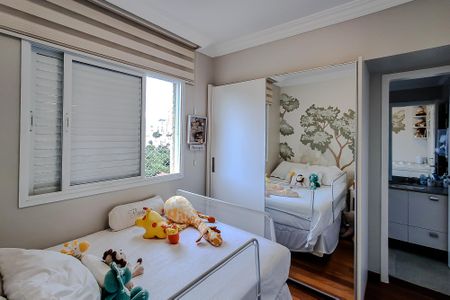 Apartamento à venda com 168m², 3 quartos e 3 vagas Apartamento à venda com 168m², 3 quartos e 3 vagasQuarto 2 - Suíte