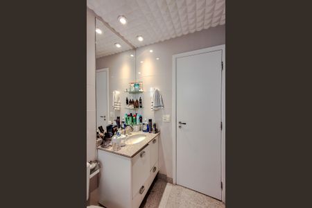 Apartamento à venda com 168m², 3 quartos e 3 vagas Apartamento à venda com 168m², 3 quartos e 3 vagasBanheiro da Suíte 3