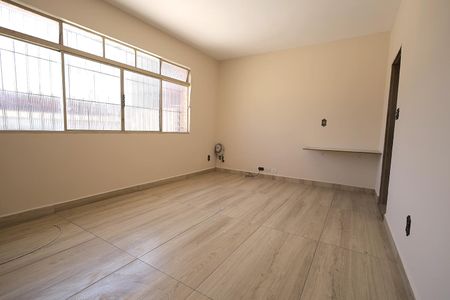Casa à venda com 172m², 3 quartos e 4 vagasSala