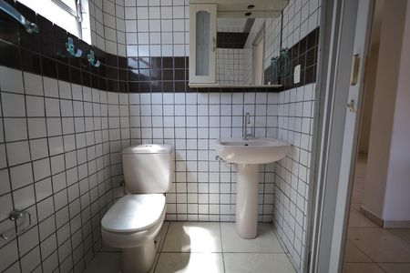 Casa à venda com 172m², 3 quartos e 4 vagasBanheiro 2